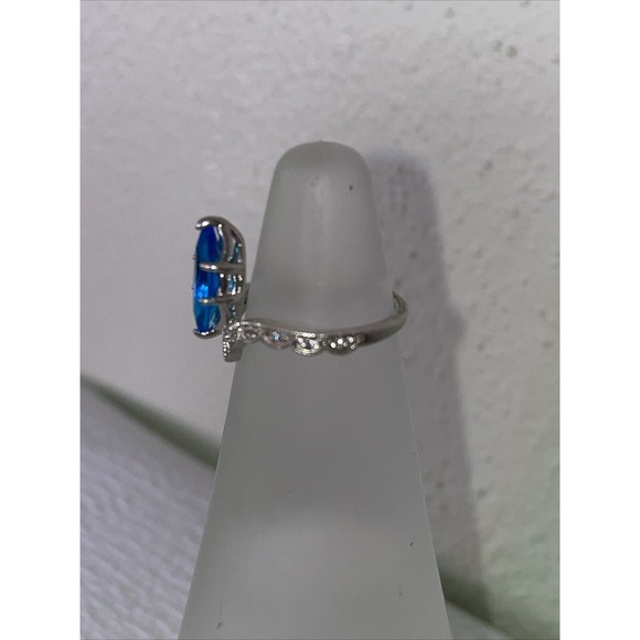 The Unbranded Brand Jewelry - Blue And Silver Tone Ring.size 6